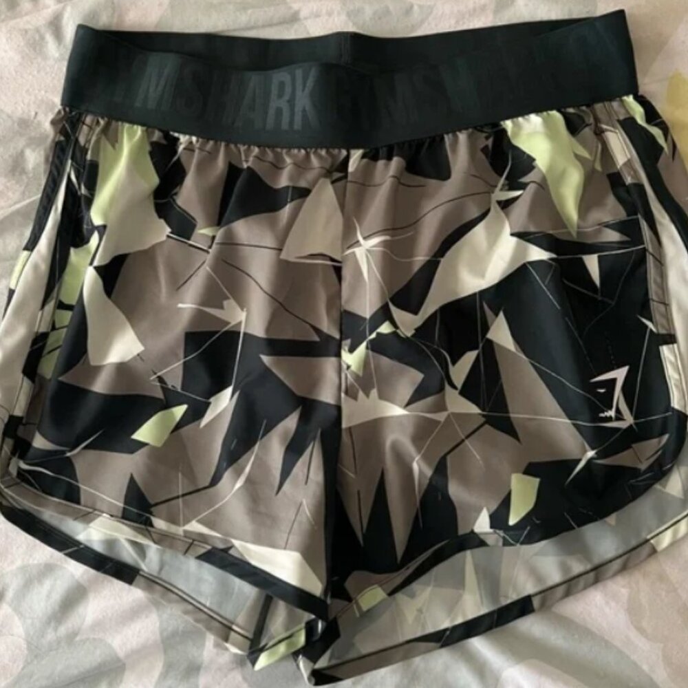 GymShark Training Loose Fit Shorts- Forest Green and white print size small